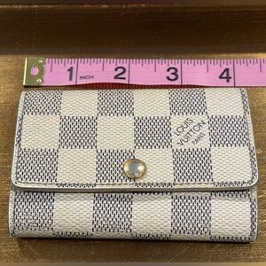 Louis Vuitton Damier Azur canvas 6 Key Holder
 CT2106